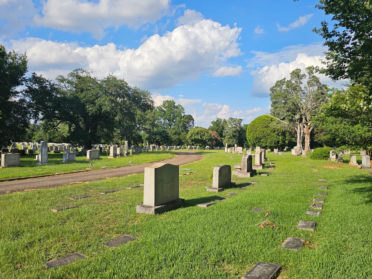 Elmwood Funeral Home, Cremation Service And Cemetery - Main photo