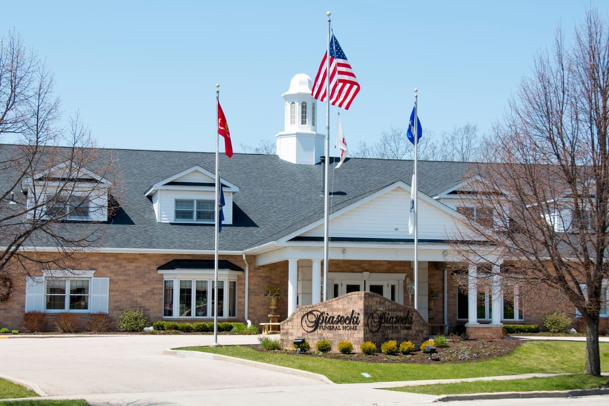 Piasecki Funeral Home And Cremation Services - Main photo